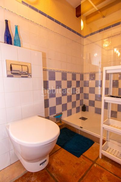 Foto 1e6af509-d398-40d0-8d05-bfe959a79837. Edificio in Sagra