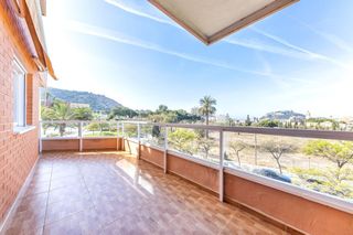 Piso  Calle mesonero lucio. Piso con 4 habitaciones con ascensor, calefaccin, aire acondici