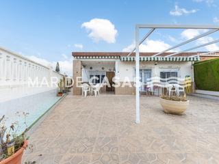 Casa adossada  Avinguda del vincle. Tu espacio al aire libre en el campello