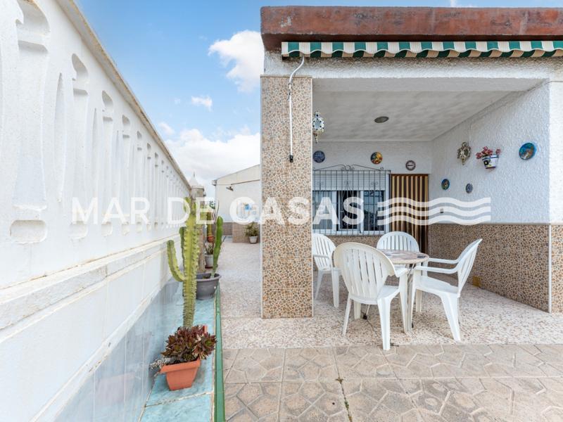 Foto 9106b3f0-1e87-4dd5-a59b-3402d76d960e. Casa adosada tu espacio al aire libre en el campello en Campello (el)