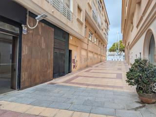 Local Comercial  Carrer sant pere. Local junto al paseo marítimo