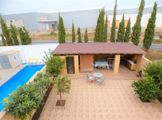 Xalet  Carrer d'ibi. Tu chalet independiente junto al mar en el campello