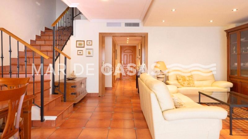 Foto 00164558-c85f-4fb3-baef-eb7b0c35bab4. Casa adosada espacio, luz y ubicación: adosado con piscina en San Juan de Alicante