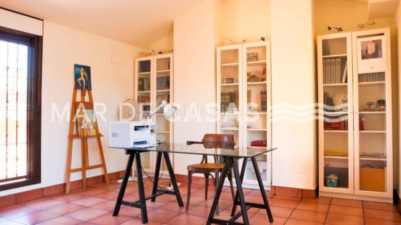 Foto 1f061f8d-d983-4300-9255-1f02ee7ce0d1. Casa adosada espacio, luz y ubicación: adosado con piscina en San Juan de Alicante