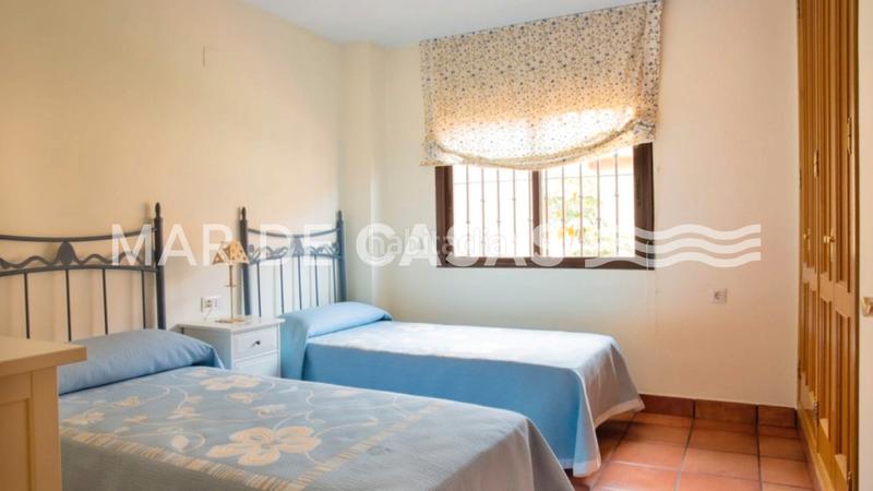 Foto 2ba4fa57-ab04-47d1-85a8-2aa907a5ae3f. Casa adosada espacio, luz y ubicación: adosado con piscina en San Juan de Alicante