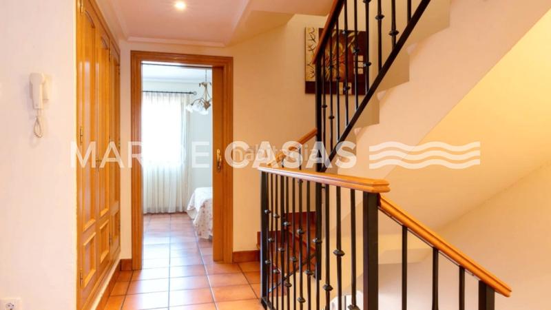 Foto 63eaf0f6-57a5-4a53-8c25-94d09bf792a1. Casa adosada espacio, luz y ubicación: adosado con piscina en San Juan de Alicante