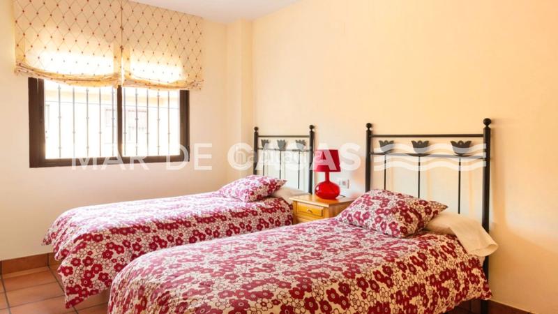 Foto 644af206-debb-4317-96ff-68aad3eaac00. Casa adosada espacio, luz y ubicación: adosado con piscina en San Juan de Alicante