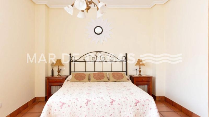 Foto e42ac608-fa75-463e-992a-1b3fc8019c79. Casa adosada espacio, luz y ubicación: adosado con piscina en San Juan de Alicante