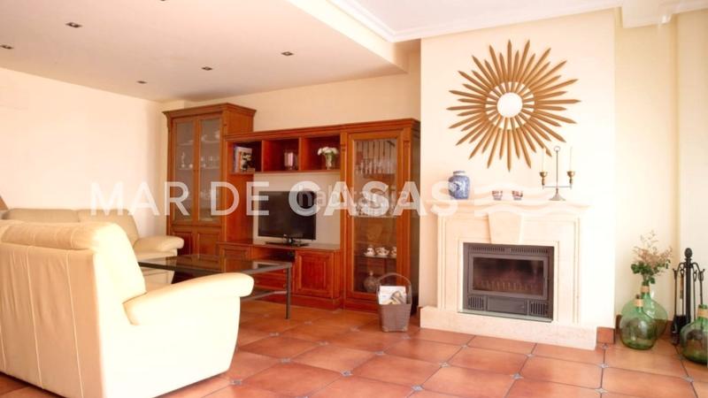 Foto e61d3bde-eea3-4d93-b9b0-939a082fee6f. Casa adosada espacio, luz y ubicación: adosado con piscina en San Juan de Alicante