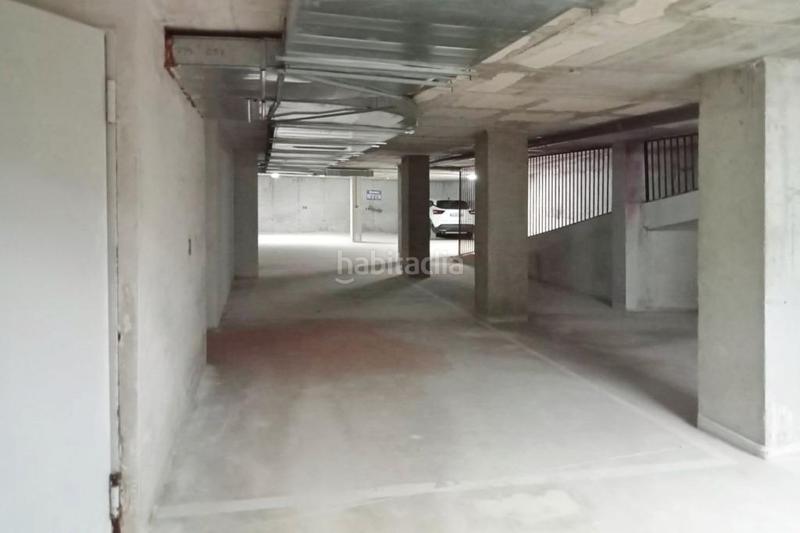 Foto 0066bd7e-629b-417b-9a2c-8c4e30d4e3d7. Autoparkplatz in Puerto Deportivo Guardamar del Segura