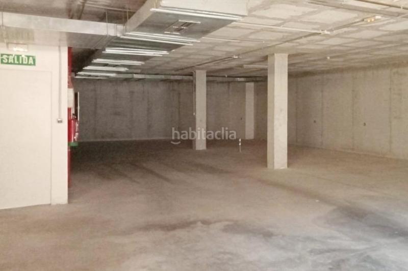 Foto 2cdf02fc-c5c2-4e3d-b944-a985b9bd88e9. Parking voiture dans Puerto Deportivo Guardamar del Segura