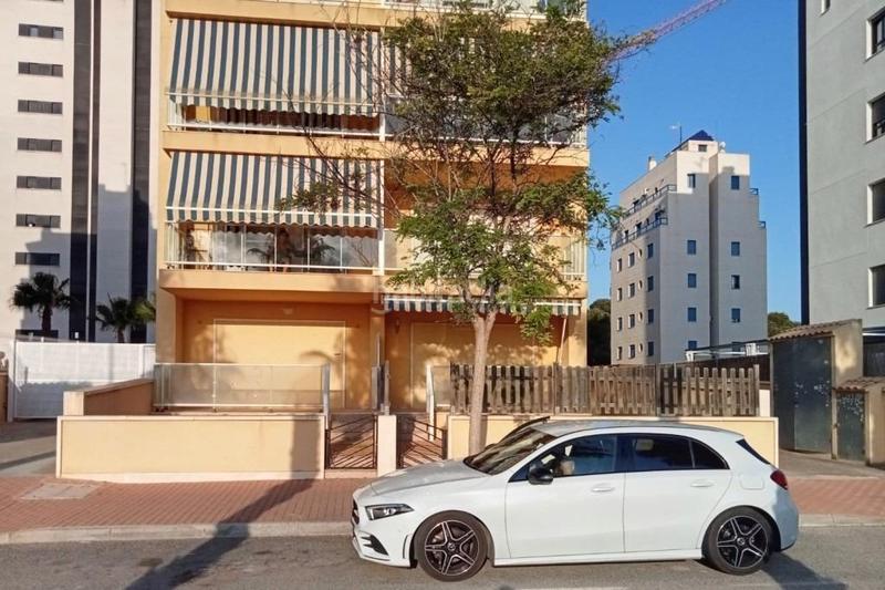 Foto 3535ebb0-eb98-47b4-8970-b2535c819e46. Parking voiture dans Puerto Deportivo Guardamar del Segura