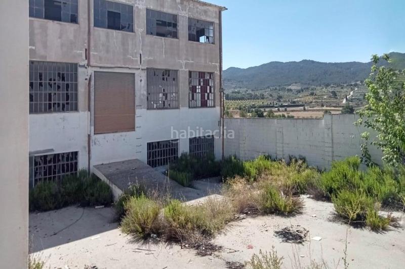 Foto 27d6538c-6fff-49cc-a5fd-bbb74d59db8a. Industrial building in Ibi