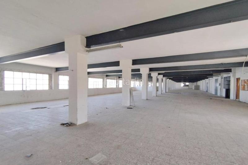 Foto a101b620-605f-4fc3-b135-a6dcd3d24083. Industrial building in Ibi