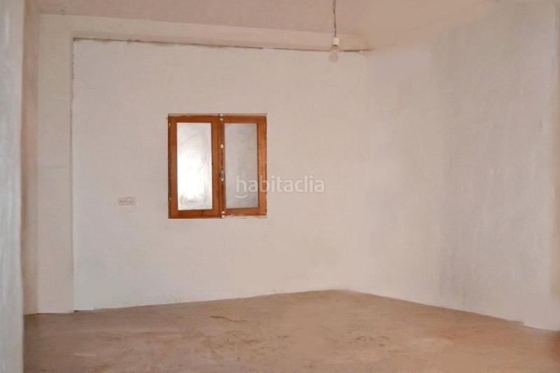 Foto b401951c-6502-42c2-a34e-81d8375a3b71. Local comercial a calle antonio garcía cayuelas 9 a Elche / Elx