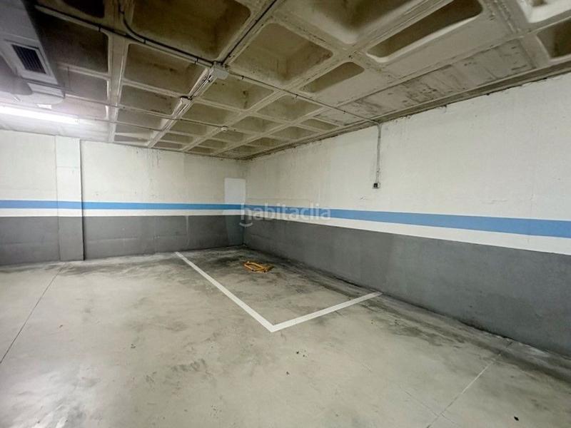 Foto 48bed32e-0b65-4f68-b165-176c0045aec8. Parking voiture dans Campello Pueblo Campello (el)