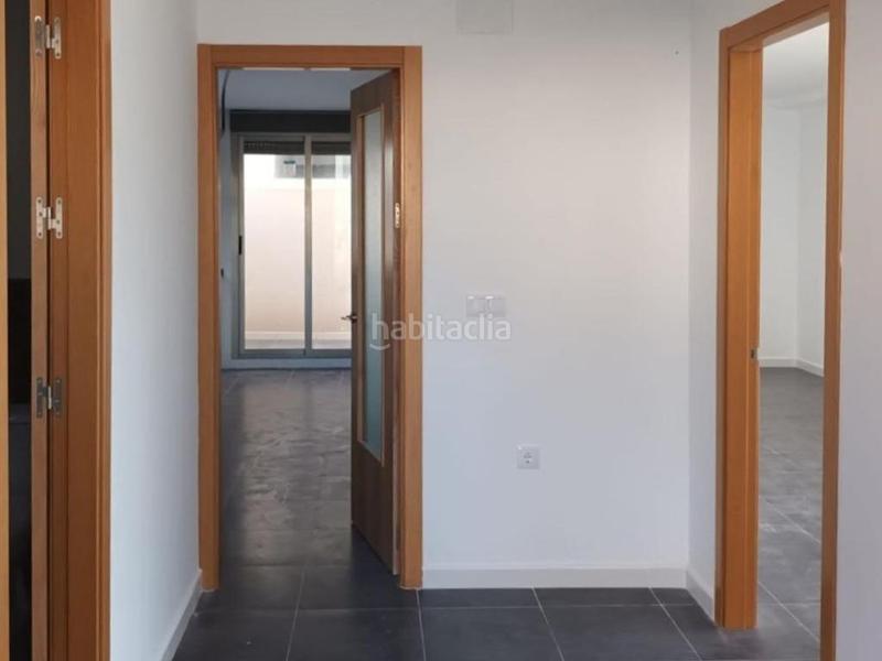 Foto e0a50eac-a3df-4acd-80e4-8d5602cf435a. Casa adossada amb aparcament a Centro Mutxamel