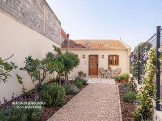 Mas à Granja de Rocamora. Casa de pueblo en esquina con gran jardín y patio en granja de r