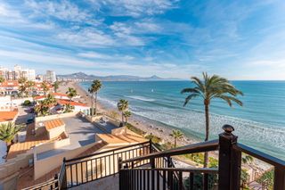 Casa adosada  Calle de la salpa. Exclusividad, vistas infinitas y calma absoluta en cabo de las h