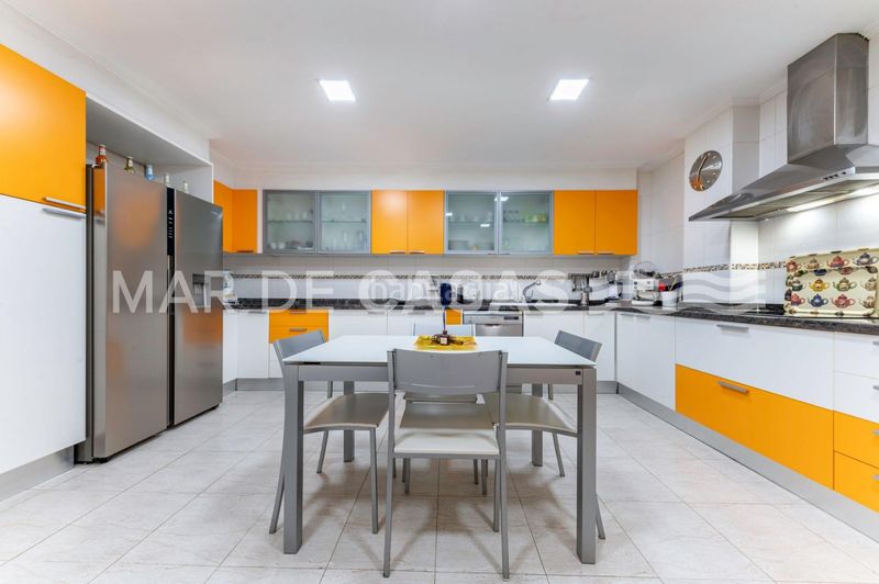 Foto 28d76ac9-d31d-470f-a3a1-936c9758ee7d. Casa adossada amb aparcament a El Travaló - Martínez Valero Elche / Elx