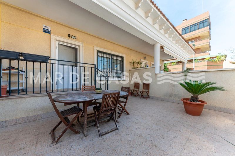 Foto 9fd59855-a7aa-4a40-bdd1-f67df22e936a. Casa adossada amb aparcament a El Travaló - Martínez Valero Elche / Elx