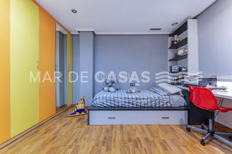 Foto e334551c-2d52-47af-8aa5-a7d5e107e3f3. Casa adossada amb aparcament a El Travaló - Martínez Valero Elche / Elx