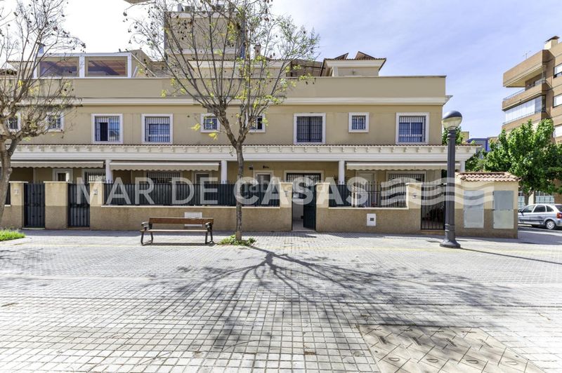 Foto eb80e8bb-6faa-4847-bb10-edd7dae6be1a. Casa adossada amb aparcament a El Travaló - Martínez Valero Elche / Elx