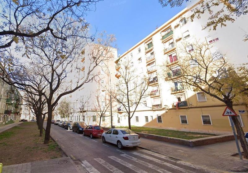 Foto 252ae1a6-f2f4-4fe2-b249-7d268c229d0c. Planta baixa a Tres Forques Valencia