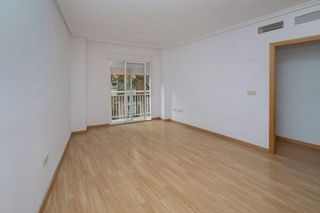 Flat  Calle pintor sorolla. Ubicación y comodidad en san vicente