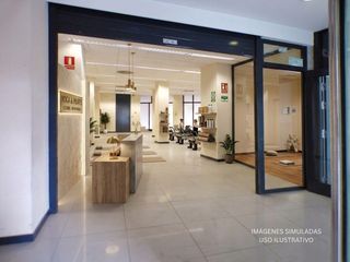 Business premise in Pueblo. Amplio local comercial en calpe, en esquina y con gran visibilid