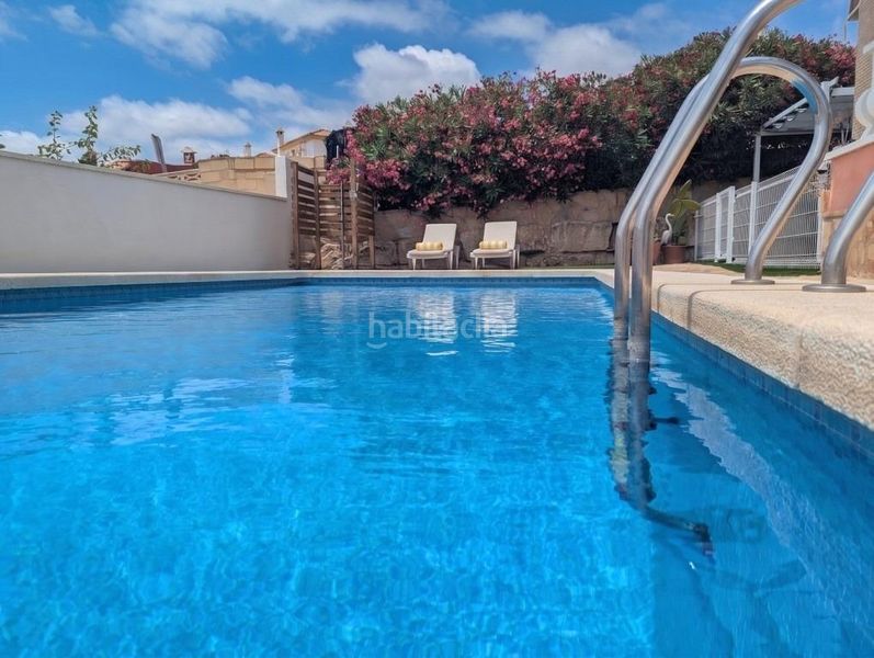 Foto 0a0e031b-5359-40f0-b8c7-c8e5c9499753. Xalet amb aparcament piscina a Bonalba-Cotoveta Mutxamel