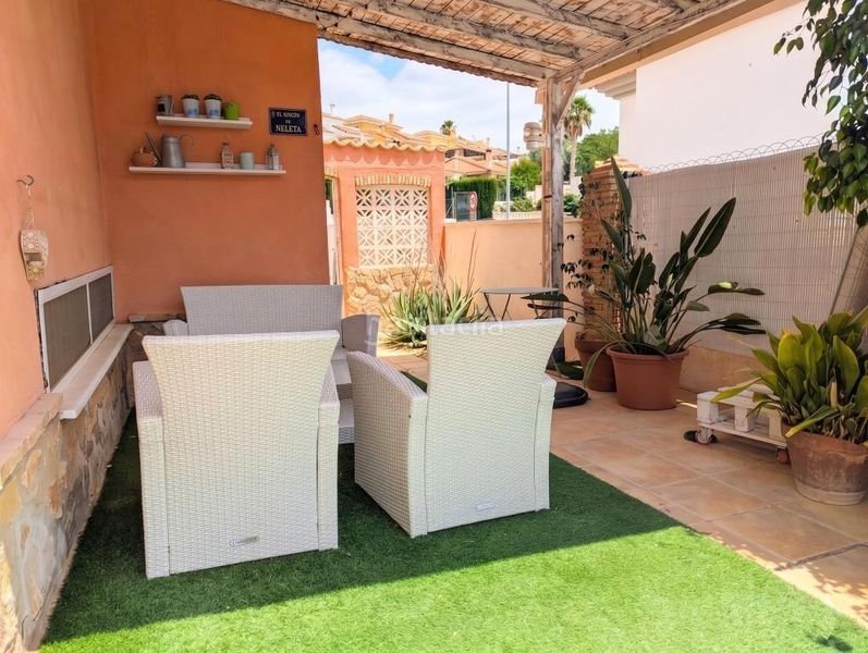 Foto 0ed8c824-5332-4389-9070-fb7aecdd9a0b. Xalet amb aparcament piscina a Bonalba-Cotoveta Mutxamel