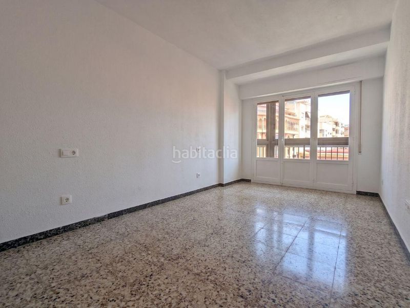 Foto 8ef4e3a7-a954-4ed4-8426-923f39bb277e. Pis a Campello Playa Campello (el)