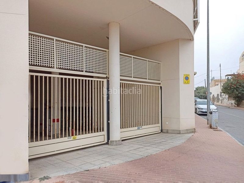 Foto b1d021f7-1762-4837-987a-80fd1ba72521. Aparcament cotxe a Campello Pueblo Campello (el)