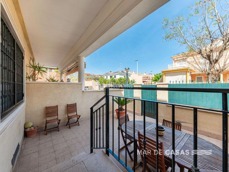 Foto 6a76ae00-4321-4595-a9f4-19f28dbefa8f. Casa adossada amb aparcament a El Travaló - Martínez Valero Elche / Elx