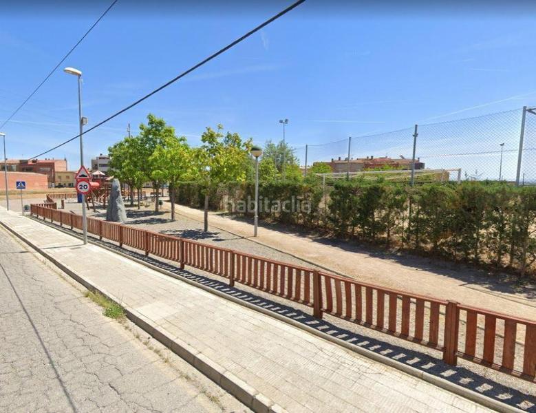 Foto d2bafd5b-df94-4ac2-a131-7bc550f6df78. Parking coche en Llívia Lleida