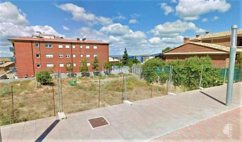 Foto e7fb4f8f-f105-4625-870d-fa64937bfd83. Terreny residencial a Alcarràs