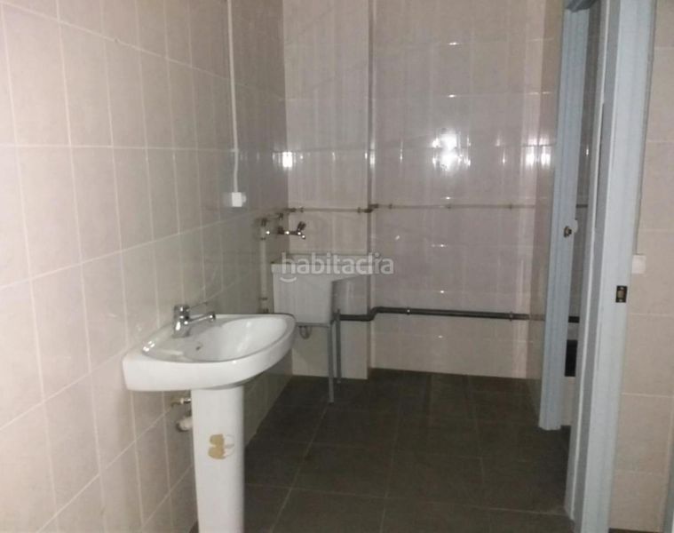 Foto ed3b40ca-cf3f-4a17-8227-e3c01192c2b2. Local comercial a Instituts-Universitat Lleida