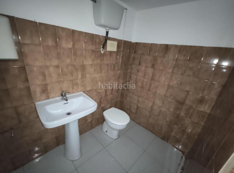 Foto ddc37275-06a1-4dc8-aaec-2ad2e97163bd. Local comercial a La Bordeta Lleida