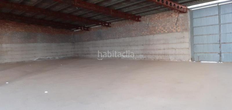 Foto e50ef022-fa6d-43f8-be41-b89977f32059. Industrial building in Aitona