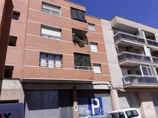 Aparcament cotxe  Carrer col·legi. Garaje en lleida