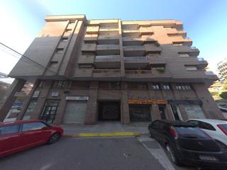 Local Comercial  Carrer juli cèsar. Local en lleida sin posesiónideal para inversores