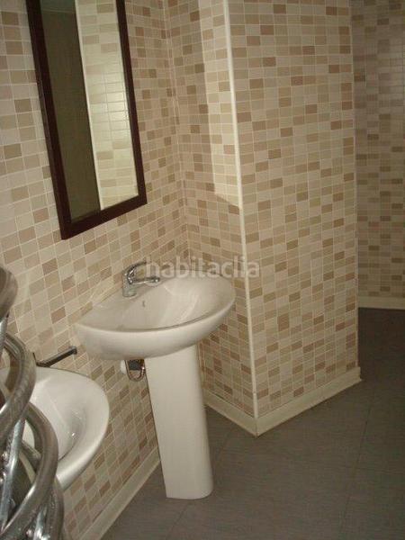 Foto 4f654c7d-0b3b-4a1a-a4b5-45a29b8cfaaf. Local comercial a Instituts-Universitat Lleida