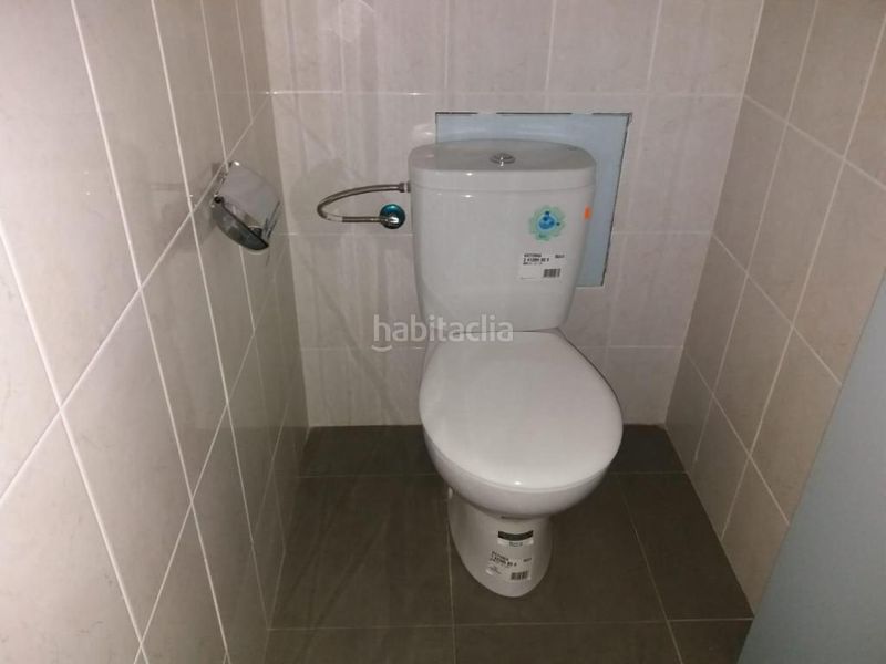 Foto 0977dc0f-a1a5-4bfd-b82d-694e89a5a1b6. Local comercial a Instituts-Universitat Lleida