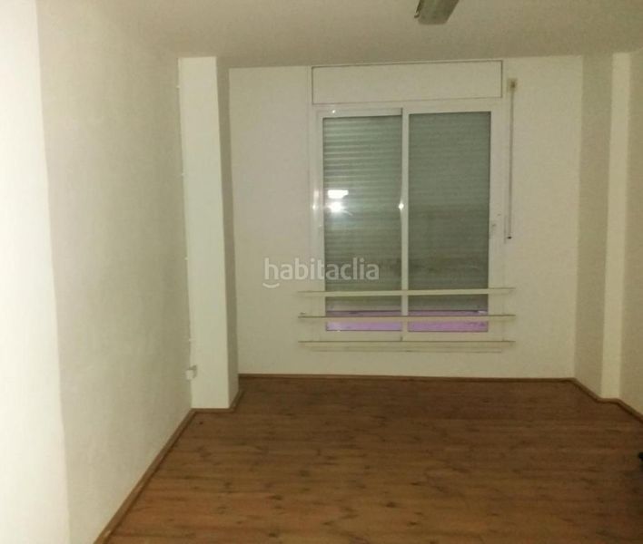 Foto b5323825-1057-4094-aa15-f0bad0c10c74. Local comercial a Instituts-Universitat Lleida