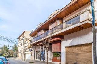 Pis  Carrer de la indústria. Piso en borges blanques