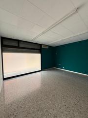 Lloguer Local Comercial  Carrer d'anselm charles. Perfecto local en lleida