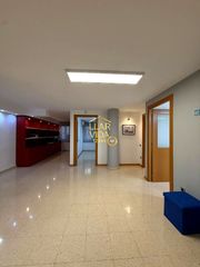Rent Office space  Del carme. Perfecta oficina en alquiler en lleida