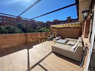 Pis  Bar� de maials. Espectacular inmueble en bal�fia
