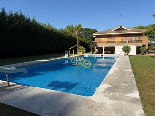 Casa  Camí cementiri. Espectacular casa cerca de lleida